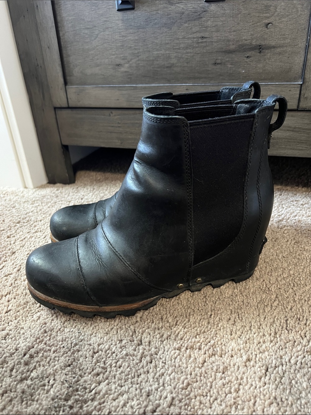 Sorel Joan boots size 8